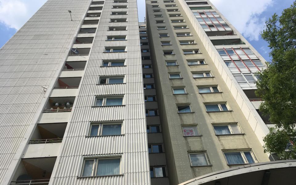 Eine Hochhaus-Fassade